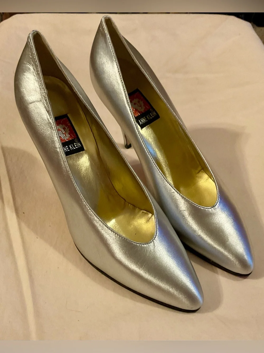 Anne Klein Vintage Metallic Silver Pointed-Toe Pumps